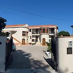 Apartamento 2 Proche Centre Avec Parking