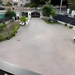 2 Proche Centre Avec Parking * Fréjus