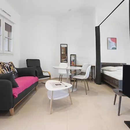 2 Proche Centre Avec Parking *