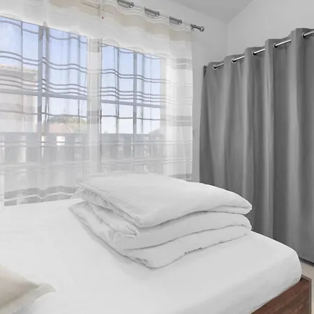 Lägenhet 2 Proche Centre Avec Parking Fréjus