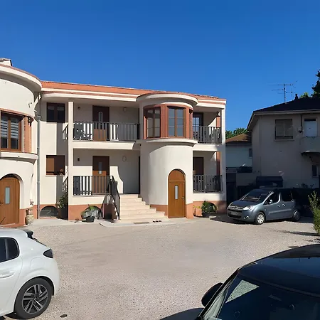 2 Proche Centre Avec Parking