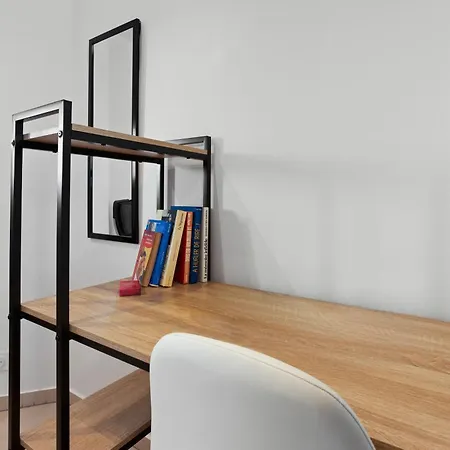 Apartment Studio 2 Proche Centre Avec Parking *