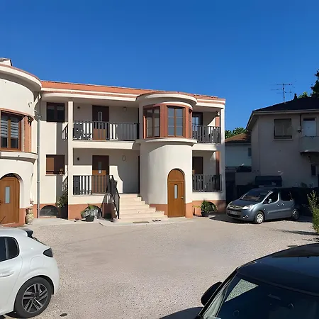 2 Proche Centre Avec Parking * Fréjus
