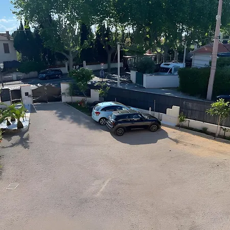 2 Proche Centre Avec Parking Fréjus