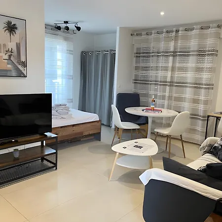 2 Proche Centre Avec Parking Apartament Fréjus
