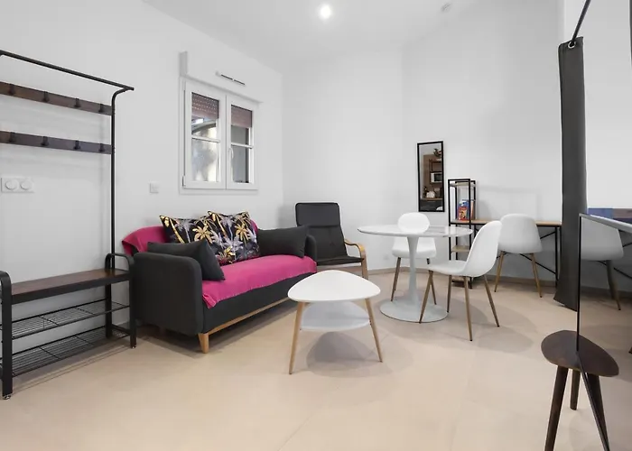 2 Proche Centre Avec Parking Διαμέρισμα Fréjus