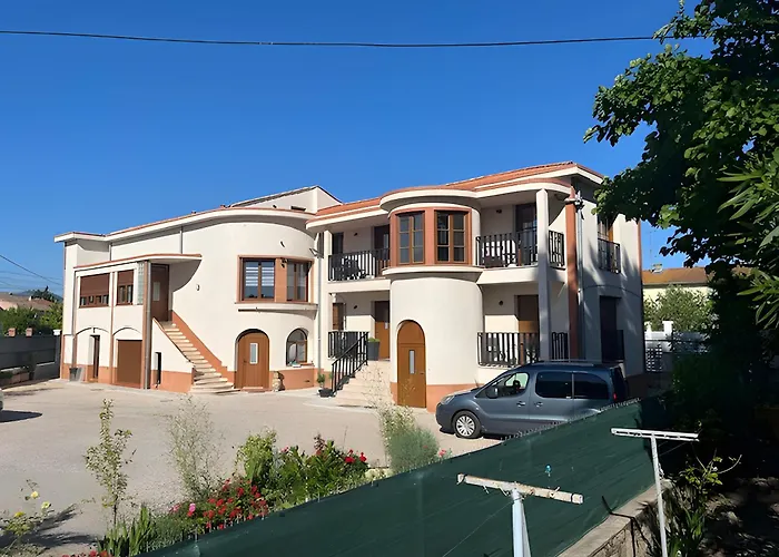 Διαμέρισμα 2 Proche Centre Avec Parking Fréjus